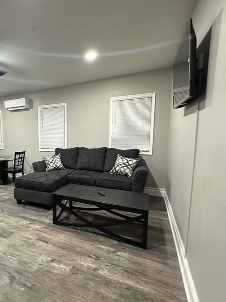 Premium Apartment | Free Garage | Downtown Wilmin - Wilmington, DE