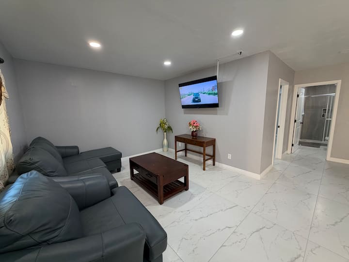 Very Comfortable Small Condo - Porterville, CA