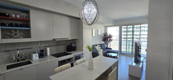 Luxurios 35th Floor Suite 10-min Walk To Cn Tower - Toronto