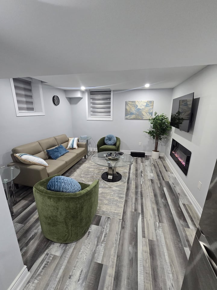 New Cozy 2 Bedroom Luxury Suite.
20 Min From Yyz - Bolton