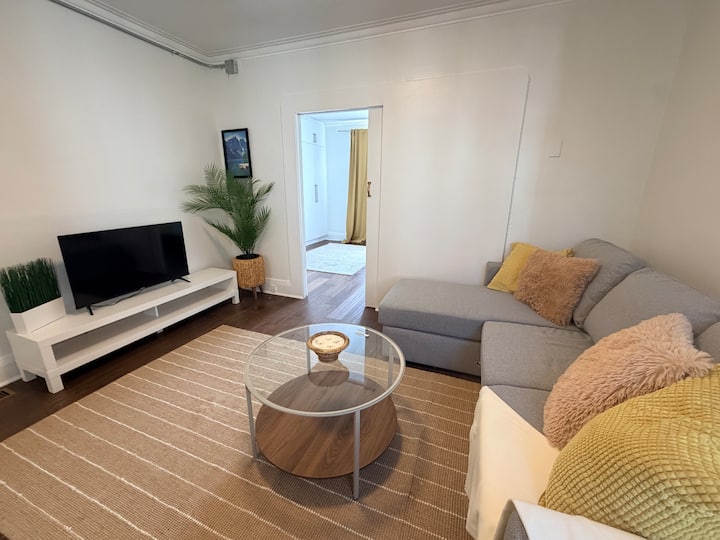 2-bedroom Ap. With Living Room For 4-5 Guests. - Toronto