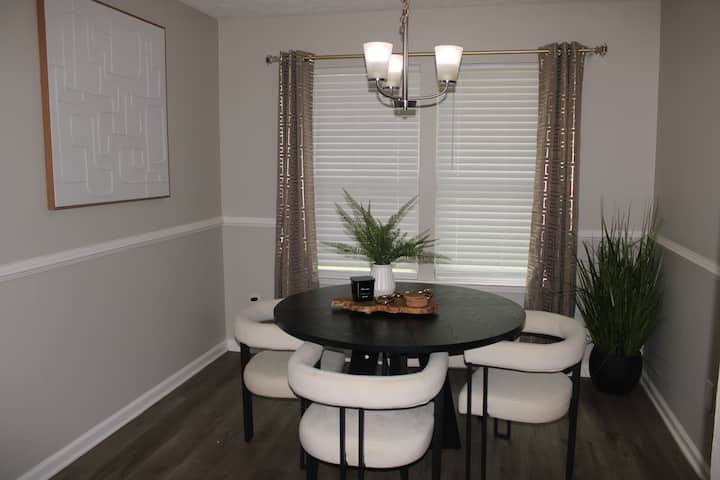 Relaxing Family Home Getaway - Lithonia, GA