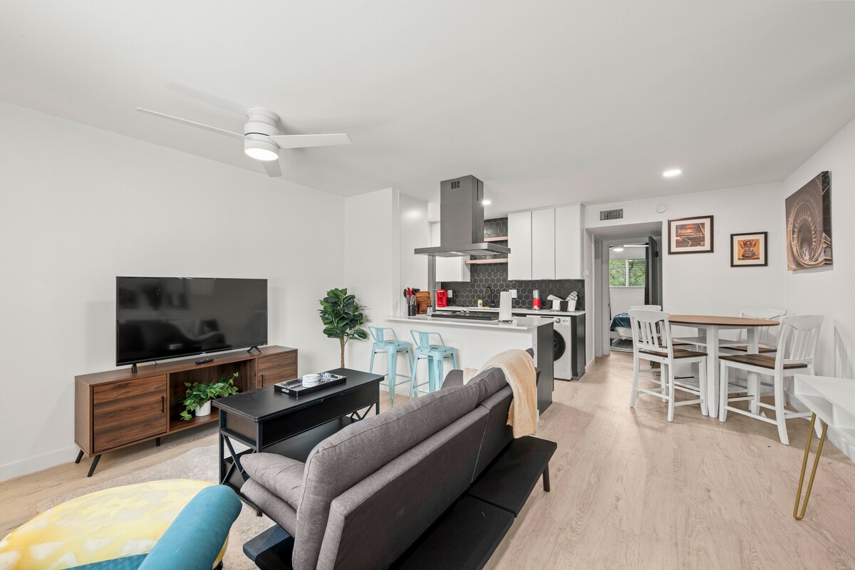 Cozy Retreat | Walk to South Congress |DT Austin