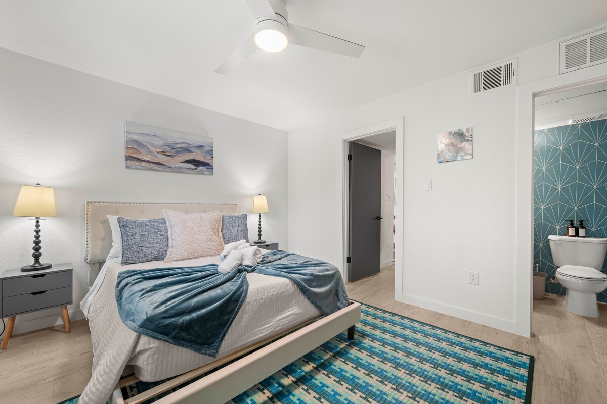 Cozy Retreat | Walk to South Congress |DT Austin