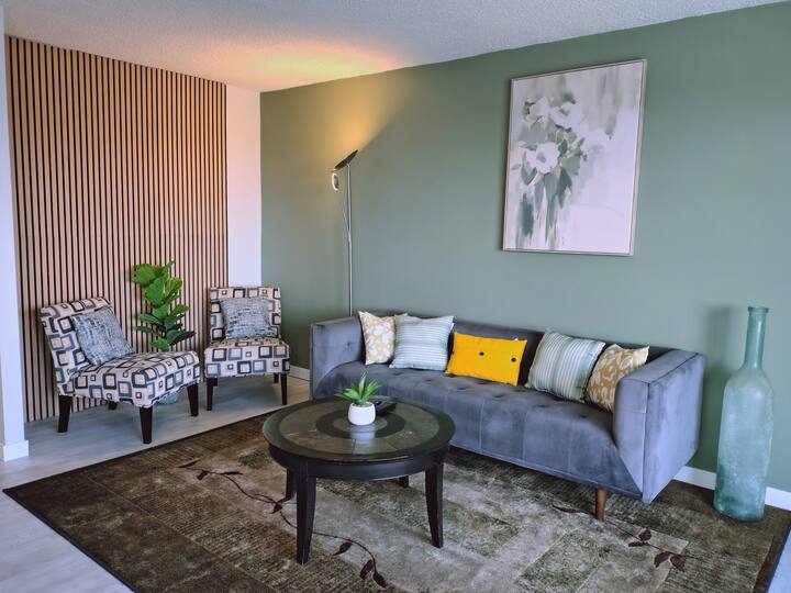 City View 15th Floor Condo, Parking, Pool, Gym, Ac - Edmonton, Canada
