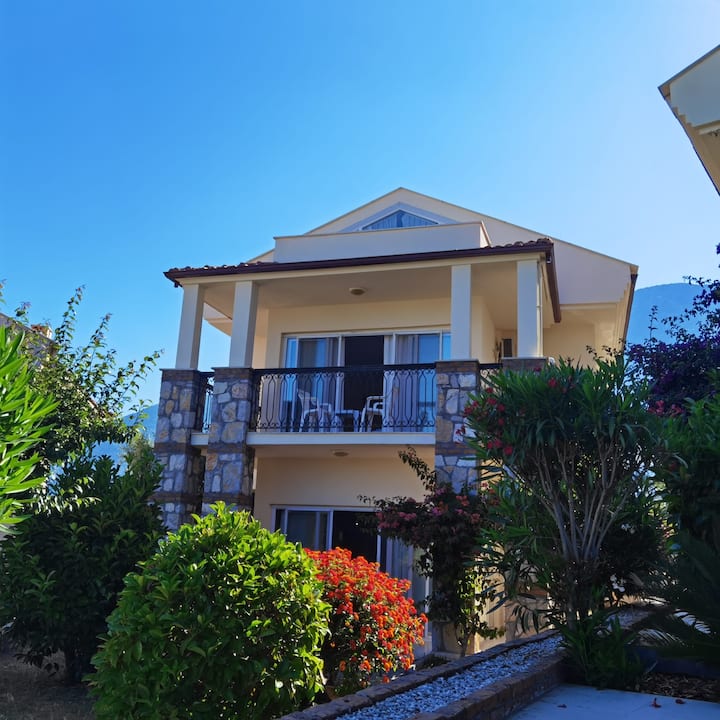 Bi̇tur Park Vi̇lla 3-bedroom  With Shared Pool & - Ölüdeniz