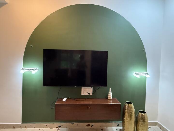 Living room image 7