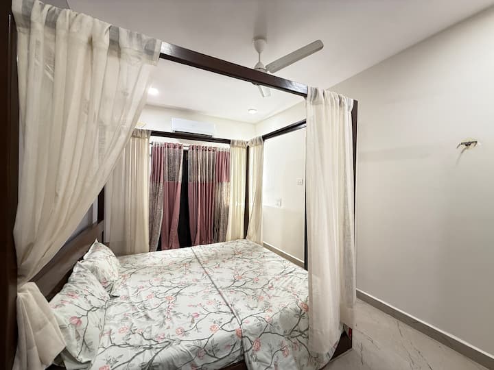 Bedroom 1 image 3