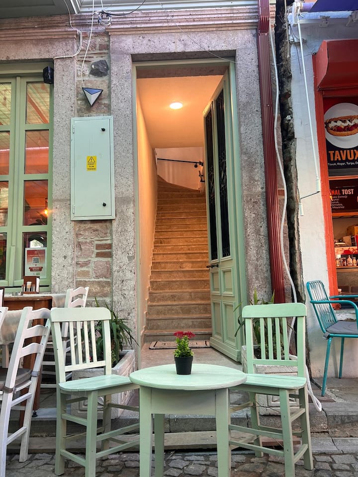 Macaron Nostalji Konukevi , Aydınlık , Ferah . - Ayvalık