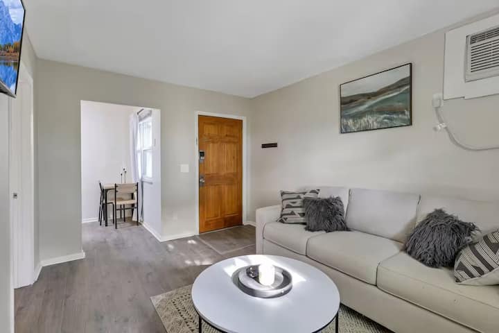Comfy 1 Bed Apt Near Downtown & Short North - 콜럼버스