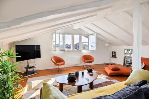 Popular Airbnb listing: Quai Ravel loft-style apartment - Sea view in Ciboure