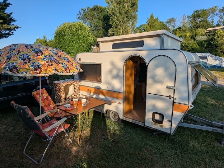 Caravane Vintage, Une Expérience En Chartreuse - Voiron