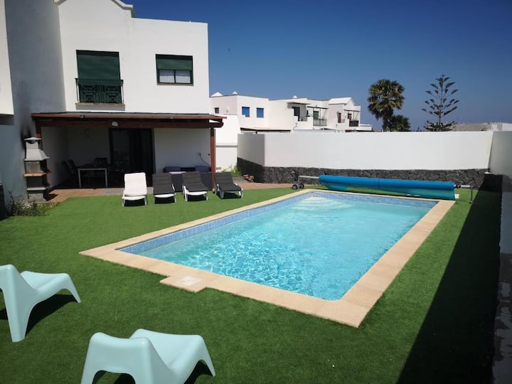 Villantonia Private Huge Heated Pool Fast Wifi - Playa Blanca