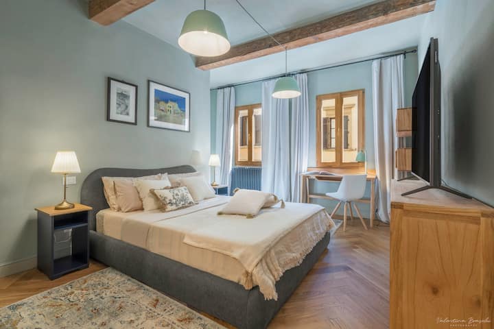 Stylish Urban Oasis  Ac  Wi-fi  City Living - Florenz