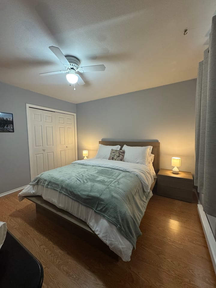 Private Downtown Kelowna Carriage House - Kelowna