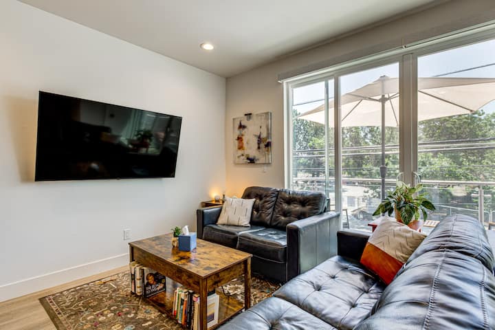 Walkable Location: Pet-friendly Denver Townhome - Denver, CO