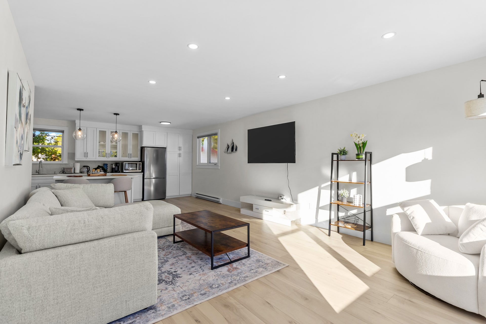 New 2BR · 2 Baths · Free Parking · Signal Hill