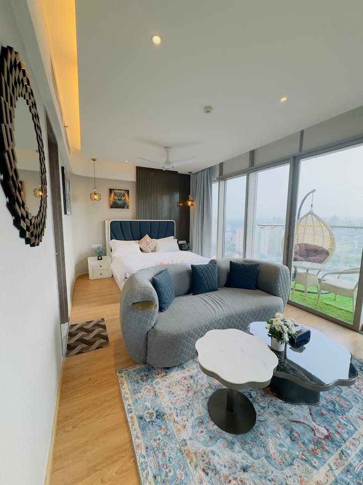 Luxury Bath Tub Suite | 15th Floor | Pool | M3m - Gurugram