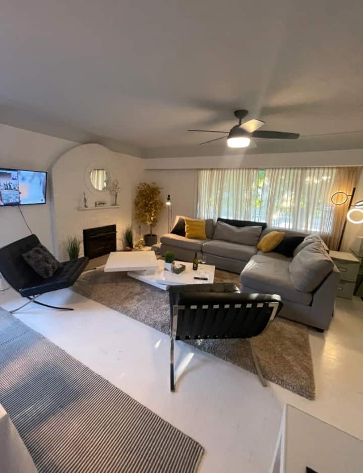 Victoria Gordon Head 4 Bedroom + Den, 2 Bath Home - Victoria