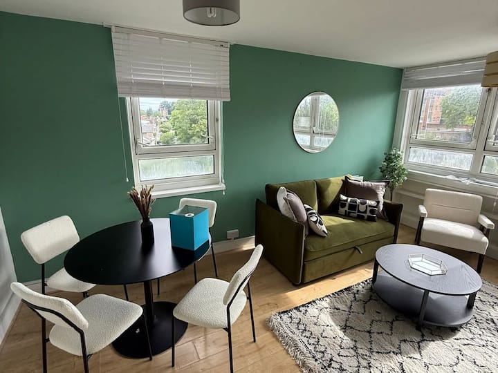 Stylish 1-bed Apartment Near Guildford Station - Guildford