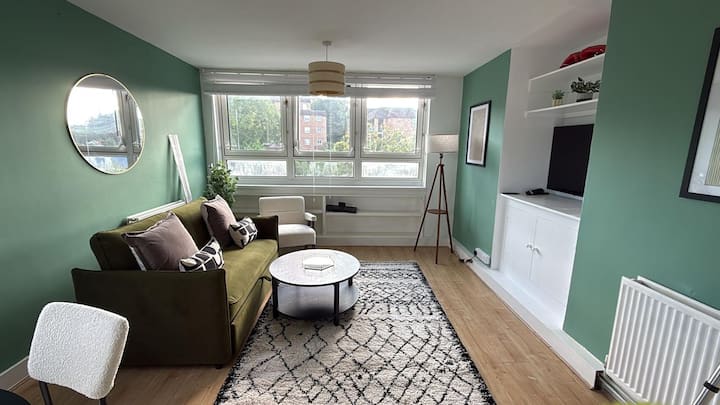 Stylish 1-bed Apartment Near Guildford Station - 길퍼드