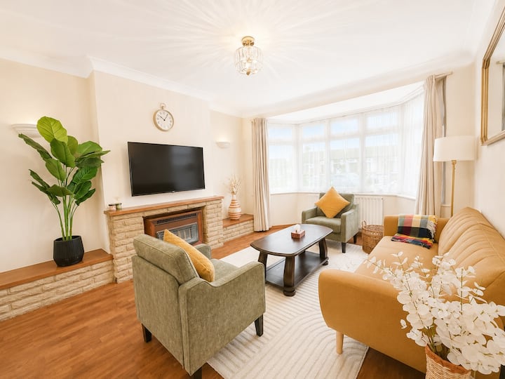 Ashwood Stays | Free Parking  Wimbledon - Twickenham