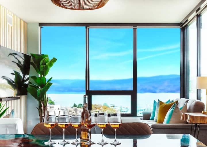 Modern Downtown Retreat With Lake Views - Kelowna