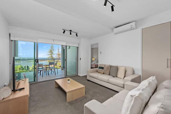 2 Bedroom Apartment Partial Ocean View - 雷德克利夫