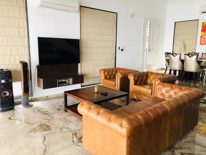 Living room image 1