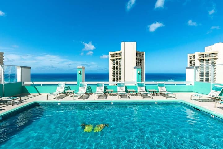 1br Suite, Outdoor Pool | 2 Blocks To Beach - Honolulu, HI