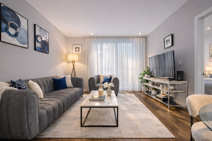 New ! Santa Monica Beach Condo W/ Parking & Gym - Los Angeles, CA