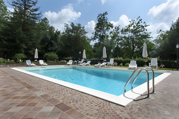 All Inclusive Villa Con Piscina - 카마이오레