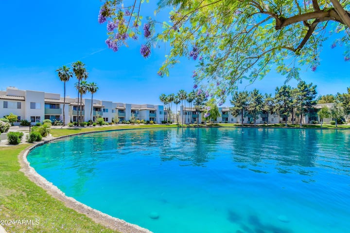 Lakeside Condo - 챈들러