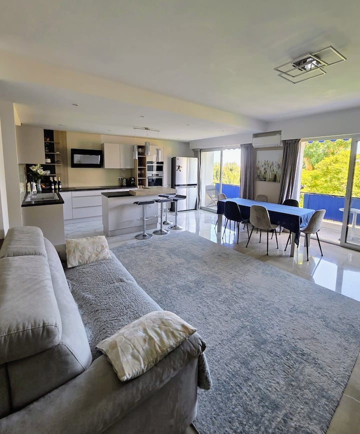 Bel Appartement à 5 Minutes à Pied De La Mer - マントン
