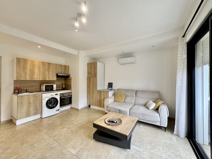 Appartement Climatisé 2 Chambres Balcon Parking - Fréjus