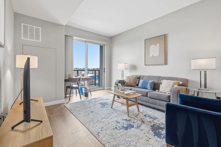 Stamford Waterfront Retreat - Stamford, CT