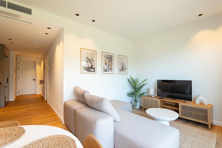 Can Milà / Signature Ap., City View, Dbl Bed (214) - Sitges