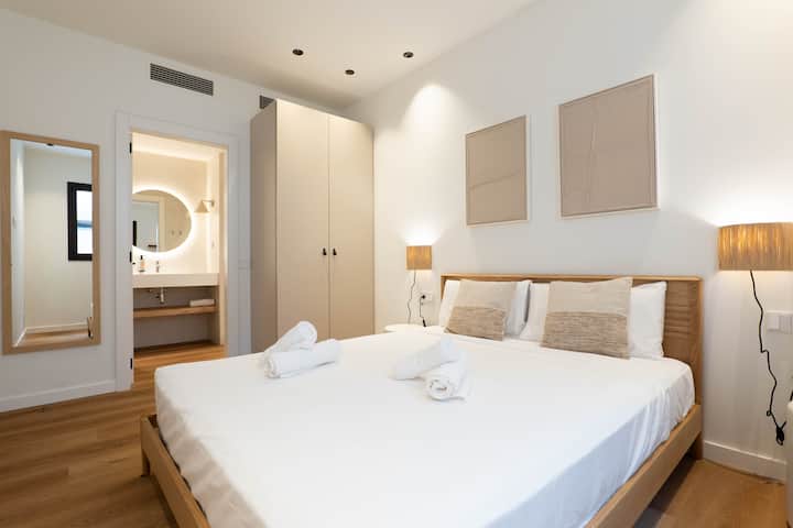 Can Milà / Signature Ap., City View, Dbl Bed (215) - Sitges