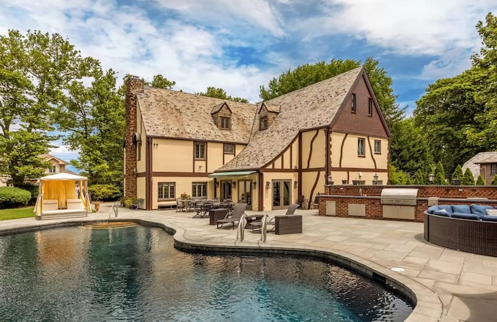 Godfather Mansion - Staten Island, NY