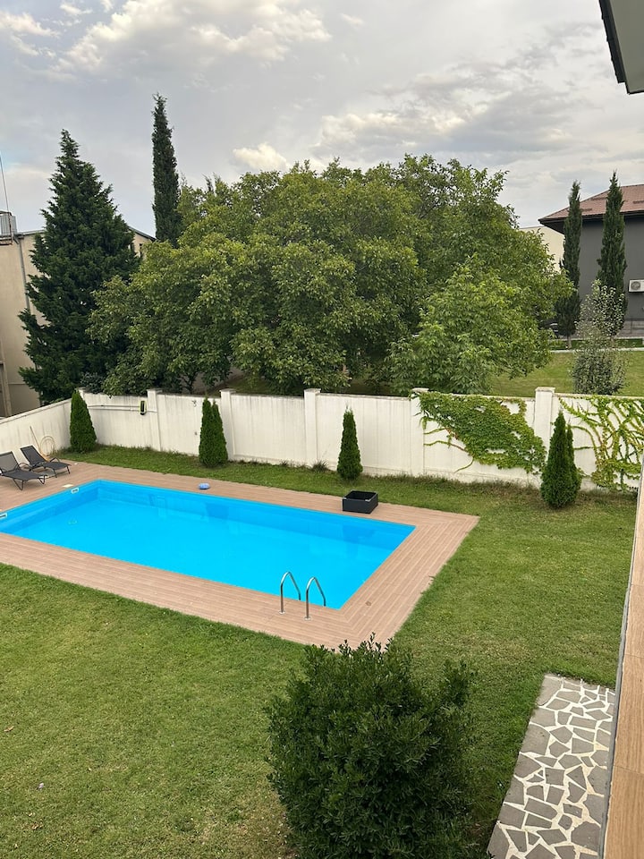 Pool House/tsavkisi/shindisi - Georgien