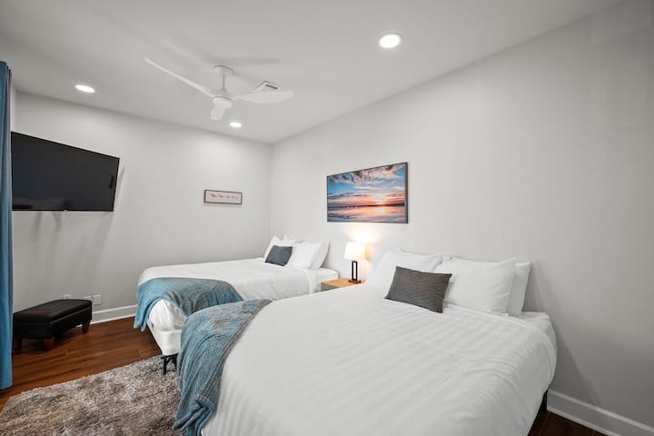 2 Queen Bedroom with 4K TV