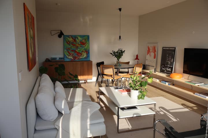 Bright & Cozy Apartment Near Reykjavík - Iceland