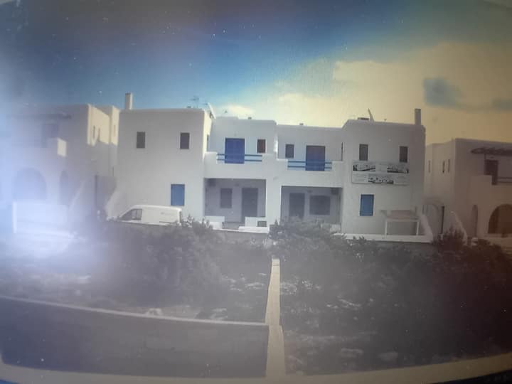 ΕΞΟΧΙΚΟ ΣΠΙΤΙ ΠΑΡΟΣ ΑΛΥΚΗ 3 ΔΩΜΑΤ. 50μ από ΠΑΡΑΛΙΑ - Antiparos