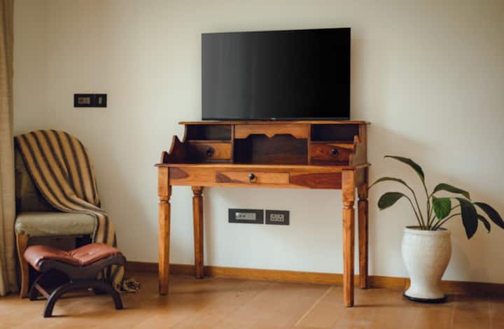 Bedroom 1 image 2