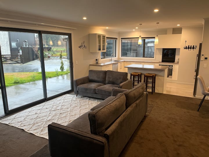 Cromwell Getaway, Fabulous Location Year Round. - Cromwell