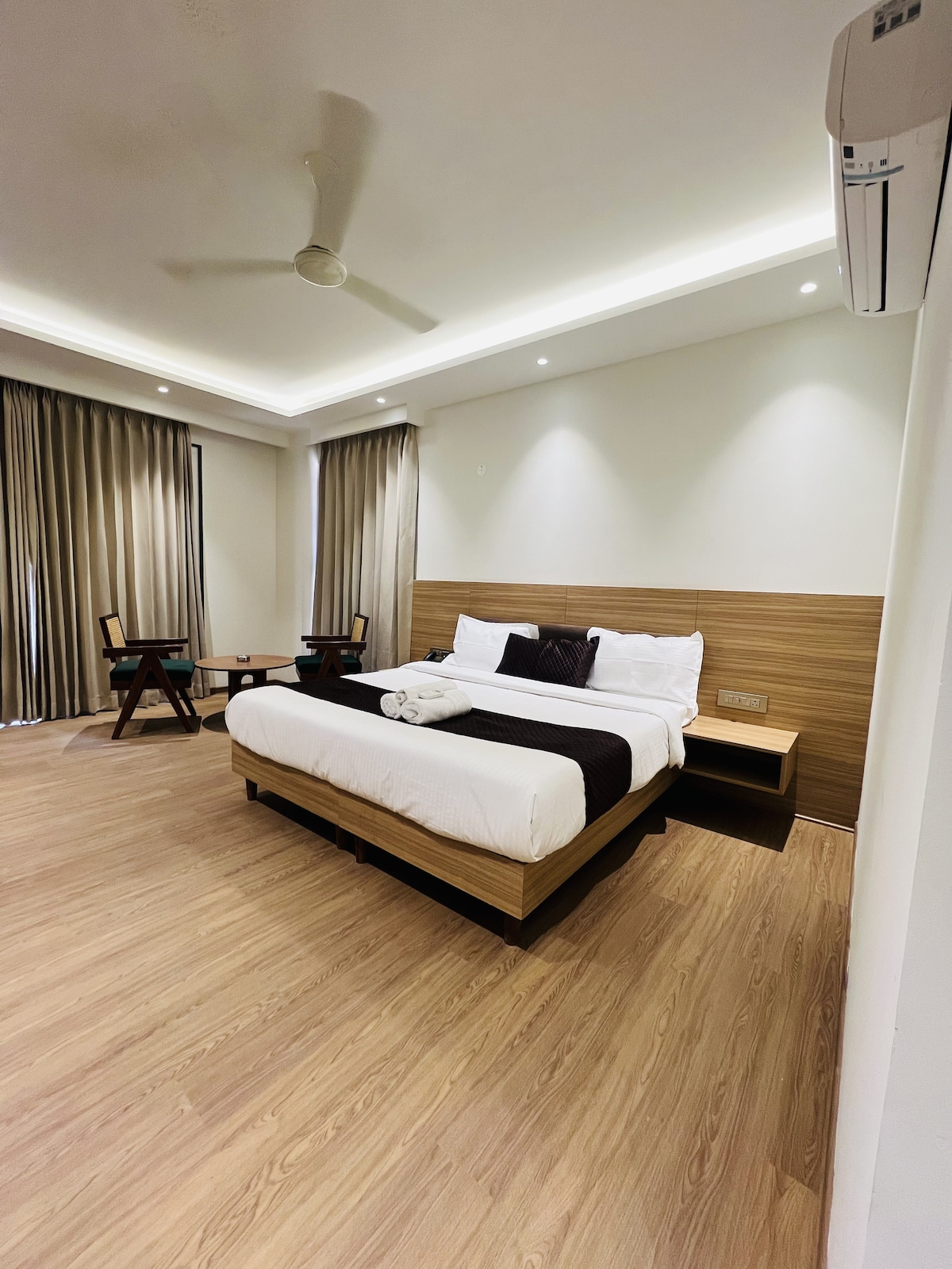 Skyline Studio w/ Mood Lighting & Smart TV” sec-54 - Apartments for ...