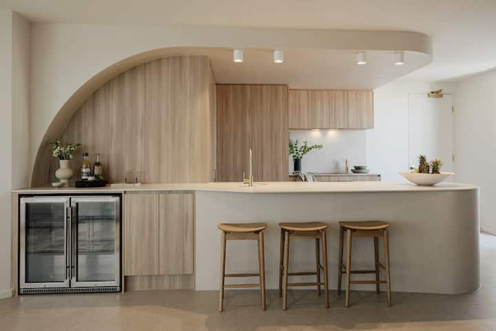 Architectural Beachside Apartment | Luxe Living - Mooloolaba