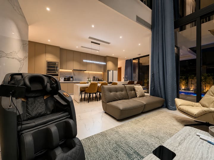 Alexa-controlled 4 Br Luxury Pool Villa - Phuket