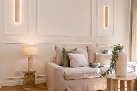 Airbnb performant: Renovated characterful apartment • All on foot à Cannes
