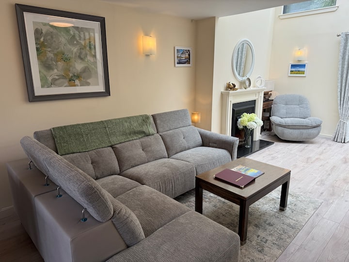 Large Four Bedroom Town Centre House - Killarney